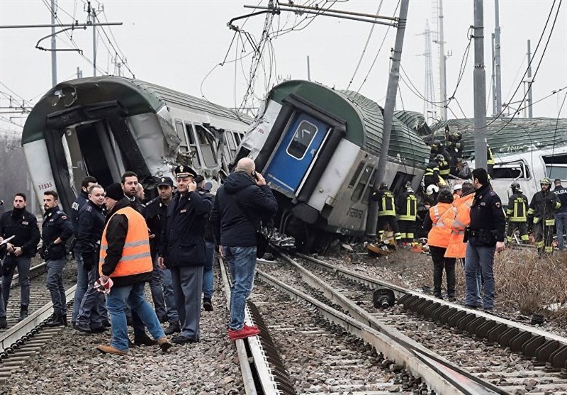 Train Derails near Italy&apos;s Milan, at Least Two Dead