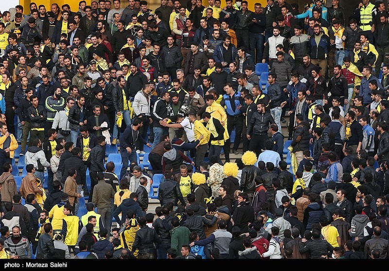 اصفهان| از حضور 8 هزار نفری هواداران تا شعار &quot;سپاهان با غیرت&quot;