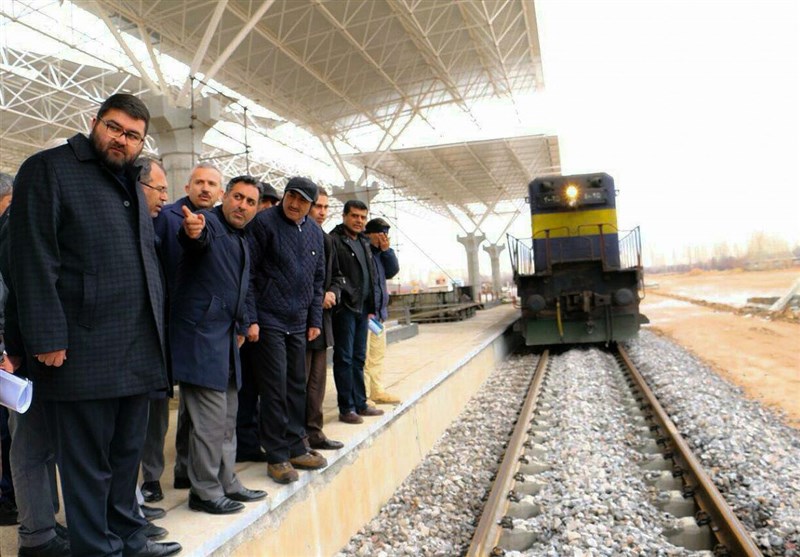 160 خانواده شهید نخستین مسافران قطار ارومیه به مشهد