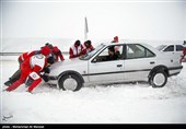 3603 مسافر گرفتار در برف و کولاک جاده‌های استان لرستان امدادرسانی شدند