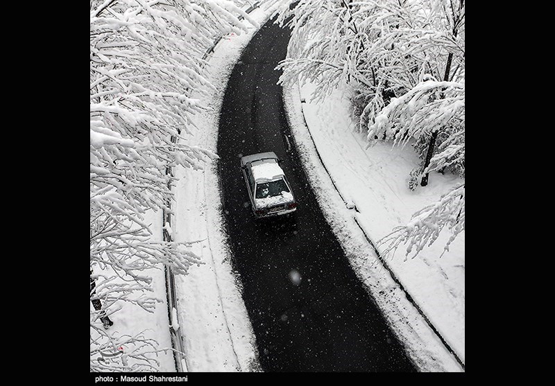 بارش برف در 4 محور کهگیلویه و بویراحمد؛ جاده‌های اصلی باز است