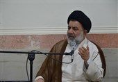 انقلاب اسلامی مفسدان و اهل فساد را کنار می‌زند