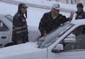 آماده‌باش نیروهای پلیس‌راه استان سمنان در گردنه‌های برف‌گیر