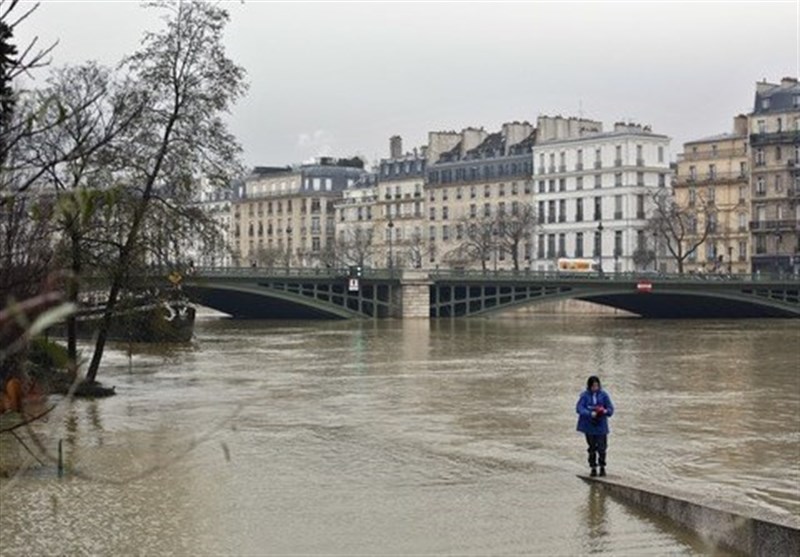 Paris on Alert amid Floods as Seine Reaches Its Peak