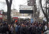 سومین روز اعتراض کارگران شهرداری بروجرد؛ 8 ماه زندگی بدون حقوق