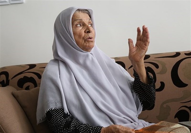 مادر شهید بهمن‌نژاد: فرزندان خود را راهی جبهه نکردیم تا یک عده جیب‌هایشان را با اختلاس پر کنند