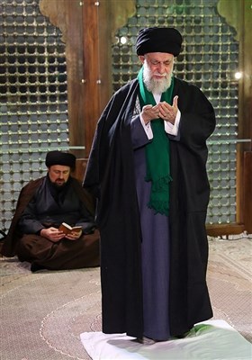 تقریر مصور.. الامام الخامنئی یزور مرقد الإمام الخمینی (رض) وشهداء الثورة الإسلامیة