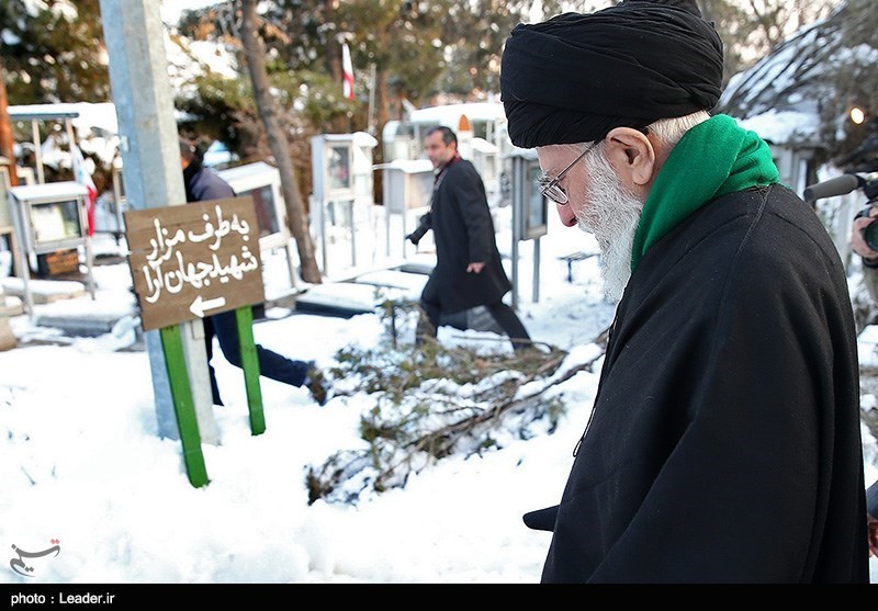 تصاویر | رہبرمعظم انقلاب کی مزار امام خمینی اور گلزار شہدا پر حاضری