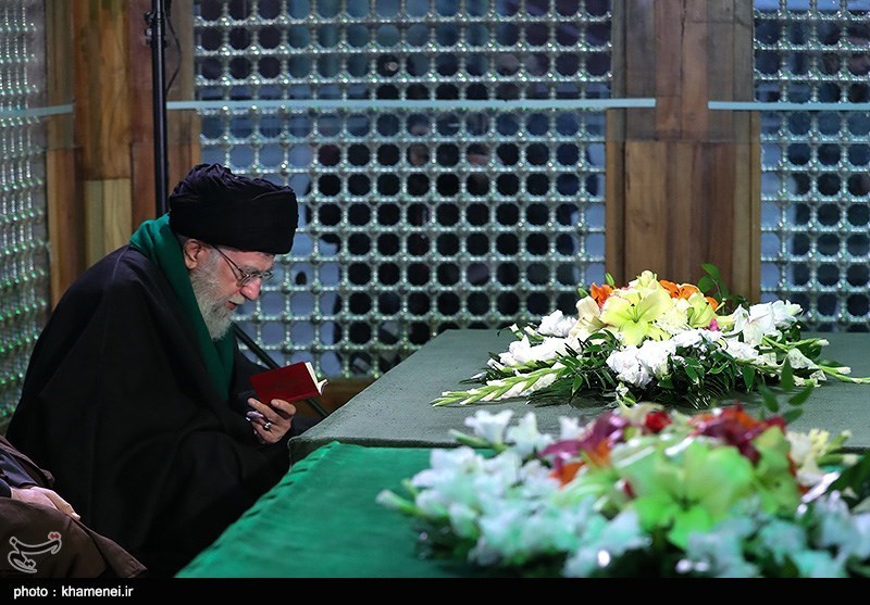 Iran Leader Pays Tribute to Imam Khomeini ahead of Revolution Anniversary