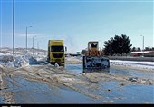 رانندگان در عبور از گردنه‌های استان مرکزی مراقب باشند؛ بارش برف موجب لغزندگی جاده‌ها