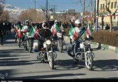اهواز| رژه موتورسواران همزمان با آغاز دهه فجر در اهواز برگزار شد