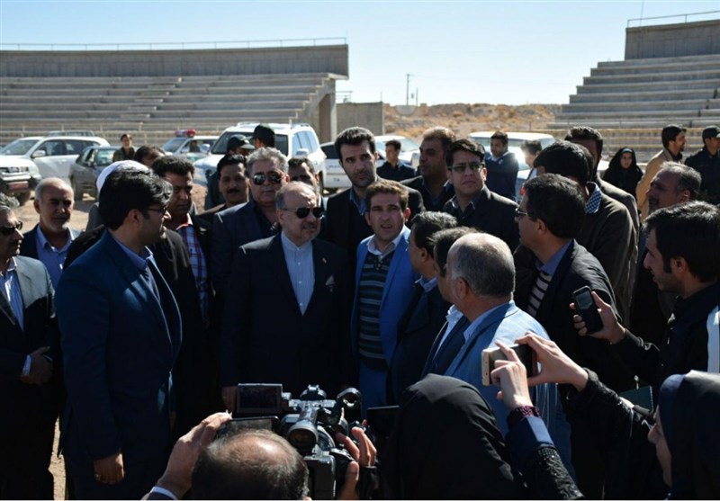 کرمان| وزیر ورزش و جوانان از پروژه ورزشگاه 10 هزار نفری شهربابک بازدید کرد