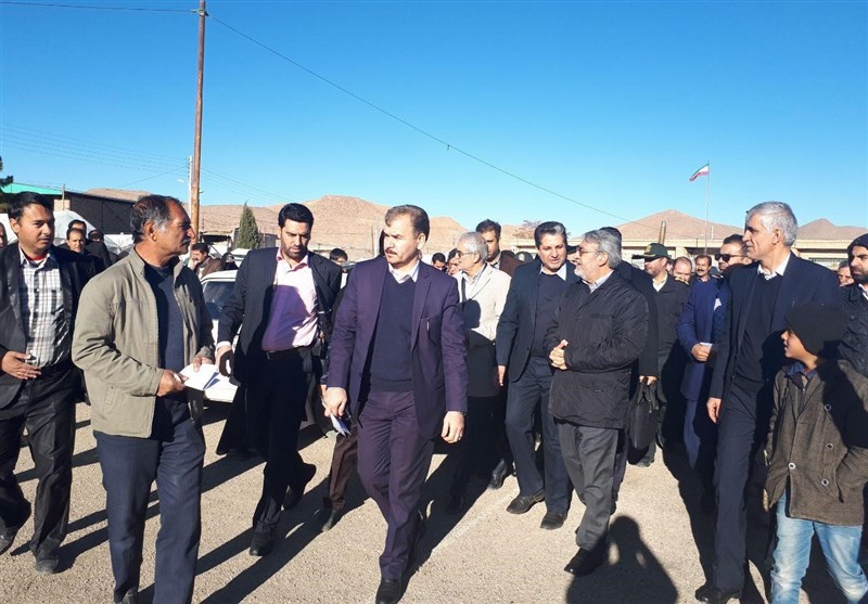 کرمان|وزیر کشور از مناطق زلزله‌زده کوهبنان بازدید کرد