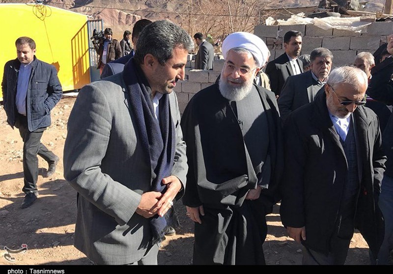 بازدید رئیس جمهور از مناطق زلزله‌زده هجدک 