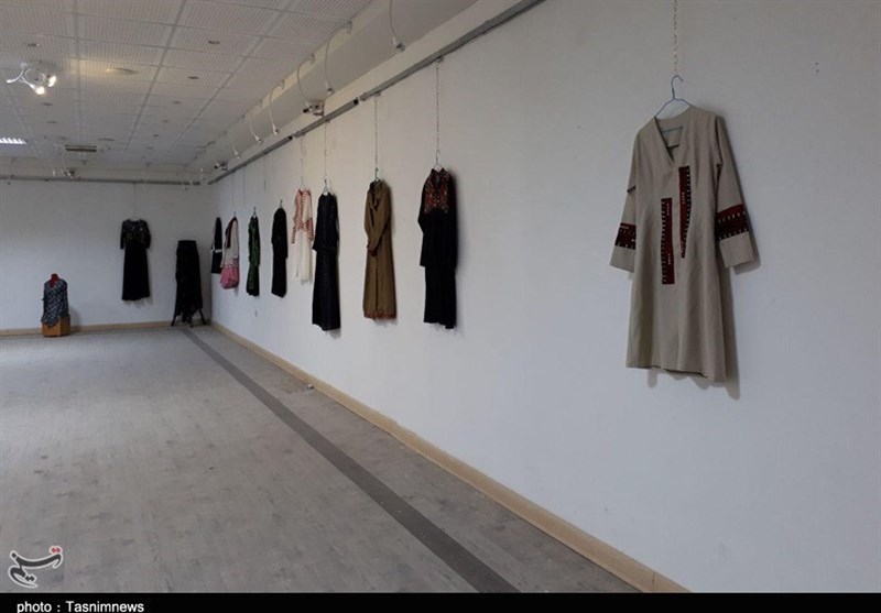 زاهدان| عرضه لباس فاخر ملی ایران در نمایشگاه لباس بانوان سیستان و بلوچستان+ تصویر