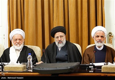 حجج اسلام انصاری، رئیسی و مصباحی مقدم در جلسه مجمع تشخیص مصلحت نظام