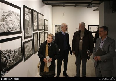 نمایشگاه عکس «آتش سرد» در برگیرنده بیش از صد عکس دیده نشده از جنگ هشت‌ساله ی ایران و عراق 