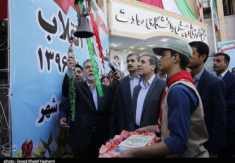 بوشهر| گلبانگ انقلاب با حضور وزیر ارشاد در مدرسه سعادت نواخته شد‌+تصاویر