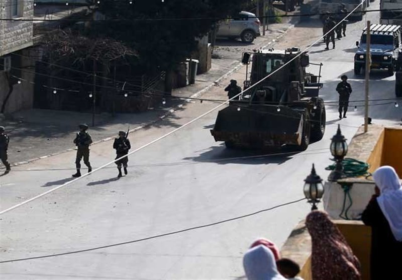 یورش گسترده نظامیان صهیونیست به یک شهرک در کرانه باختری