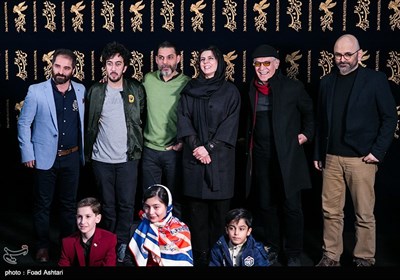 حضور عوامل فیلم بمب در کاخ جشنواره 