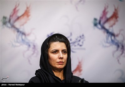 لیلا حاتمی بازیگر در نشست خبری فیلم "بمب یک عاشقانه" - سی‌وششمین جشنواره فیلم فجر