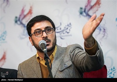 محمدرضا شفیعی تهیه‌کننده در نشست خبری فیلم شعله‌ور - سی‌وششمین جشنواره فیلم فجر