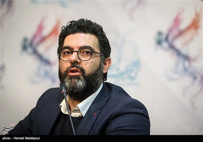 مصطفی کیایی کارگردان در نشست خبری فیلم چهارراه استانبول - سی‌وششمین جشنواره فیلم فجر
