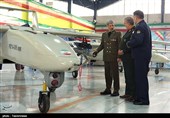 بازدید امیر سرتیپ حاتمی وزیر دفاع از خط تولید انبوه و تحویل دهی پهپاد تاکتیکی مهاجر 6 