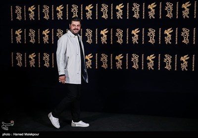 سام درخشانی بازیگر فیلم خجالت نکش در سی‌وششمین جشنواره فیلم فجر