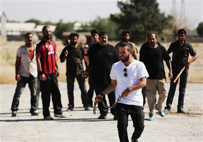 آیا هومن سیدی در "مغزهای کوچک زنگ زده" قصد دروغ‌گویی دارد؟