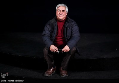 ابراهیم حاتمی‌کیا کارگردان فیلم به وقت شام در سی‌وششمین جشنواره فیلم فجر