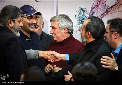 ابراهیم حاتمی‌کیا کارگردان در پایان نشست خبری فیلم به وقت شام - سی‌وششمین جشنواره فیلم فجر