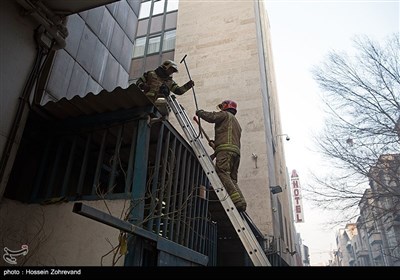 عملیات اطفای حریق در ساختمان شرکت برق حرارتی
