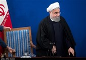 حجت‌الاسلام حسن روحانی رئیس جمهور هنگام خروج از محل نشست خبری