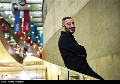 نوید محمدزاده بازیگر فیلم مغزهای کوچک زنگ‌زده در سی‌وششمین جشنواره فیلم فجر