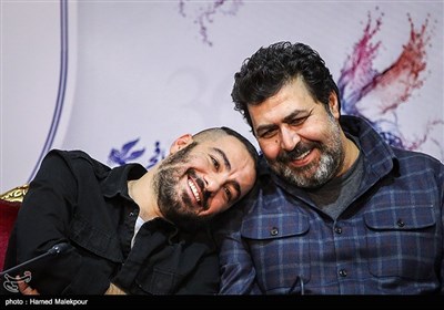 فرهاد اصلانی و نوید محمدزاده در نشست خبری فیلم مغزهای کوچک زنگ‌زده - سی‌وششمین جشنواره فیلم فجر