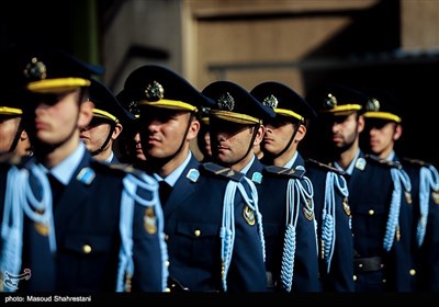 مراسم نمادین بیعت پرسنل و کارکنان نیروی هوایی ارتش با امام خمینی (ره)