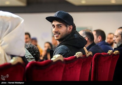ساعد سهیلی بازیگر در نشست خبری فیلم اتاق تاریک - سی‌وششمین جشنواره فیلم فجر