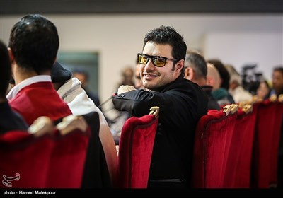 جواد عزتی در نشست خبری فیلم تنگه ابوقریب - سی‌وششمین جشنواره فیلم فجر
