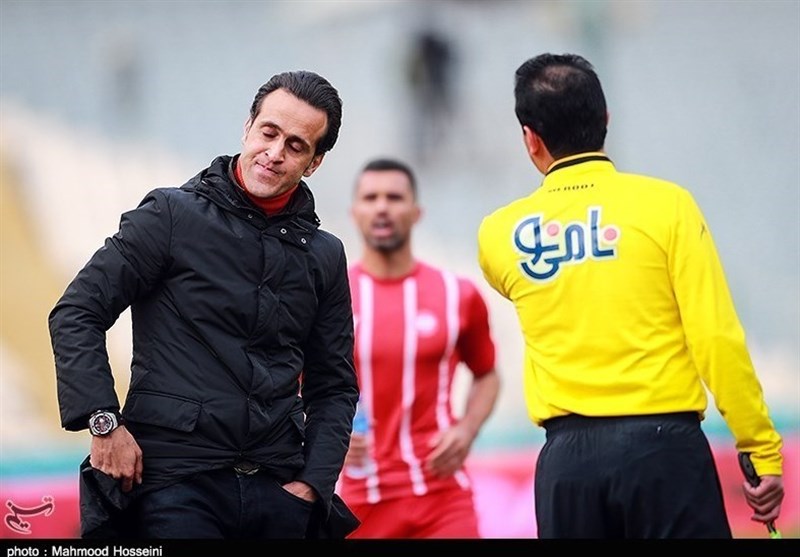 حضور علی کریمی در فدراسیون فوتبال، یک ساعت زودتر از زمان اعلام شده + عکس