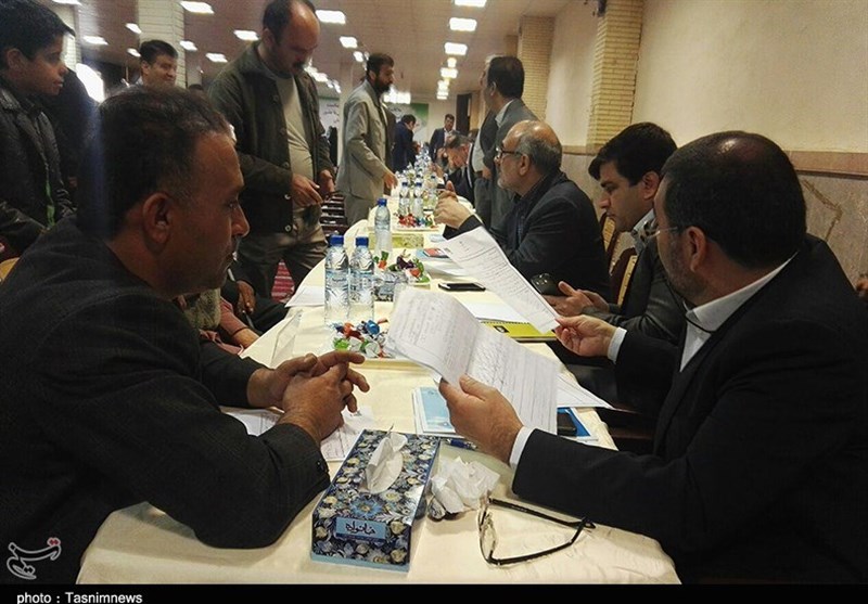 بوشهر| 60 مدیر دستگاه اجرایی در طرح &quot;میز خدمت&quot; در مصلای جمعه بوشهر شرکت کرد + فیلم