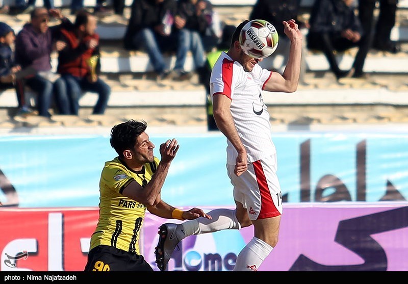 لیگ برتر فوتبال|پارس هم از جمع مدعیان قهرمانی کنار رفت/ تراکتورِ ساغلام شکست ناپذیر در لیگ برتر