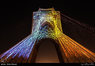 اجرای ویدیو مپینگ بر دیواره برج آزادی به مناسبت دهه فجر و سی و نهمین سالروز پیروزی انقلاب اسلامی ایران