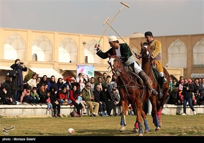 ایران کے شہر اصفہان میں علامتی پولو مقابلہ