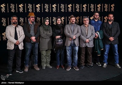عوامل فیلم زنانی با گوشواره‌های باروتی در سی‌وششمین جشنواره فیلم فجر