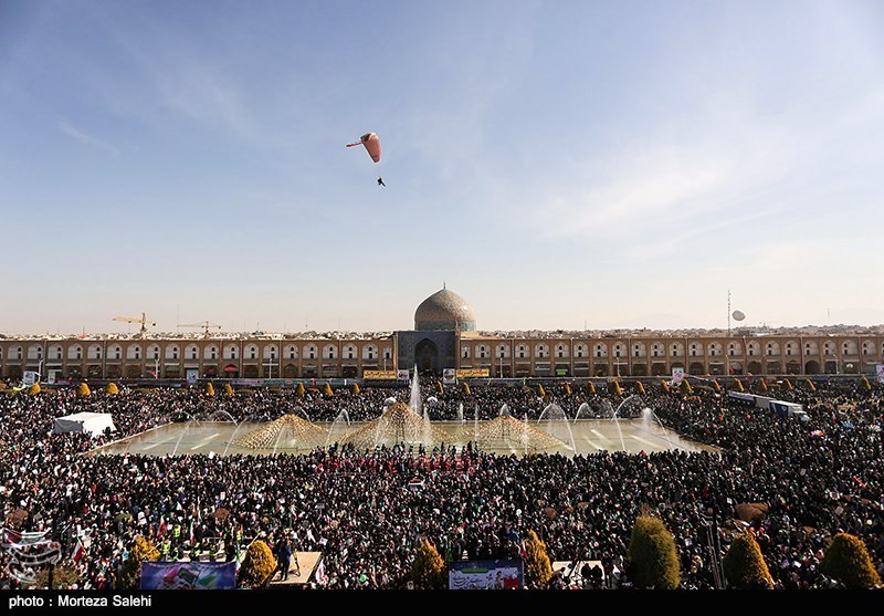 آغاز راهپیمایی دشمن‌شکن ‌‌22 بهمن در استان اصفهان؛ نمایش «اتحاد و همبستگی» ایرانیان در نصف جهان