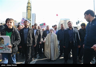 آیت‌الله احمد جنتی دبیر شورای نگهبان در راهپیمایی 22 بهمن - تهران