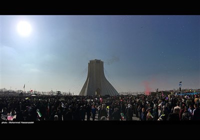 راهپیمایی 22 بهمن در بزرگراه جناح