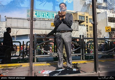 در حاشیه راهپیمایی 22 بهمن در تهران 