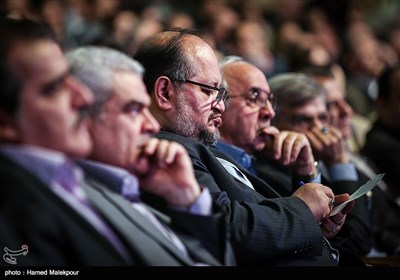 محمد شریعتمداری وزیر صنعت، معدن و تجارت در پنجمین همایش بین‌المللی صنعت خودرو